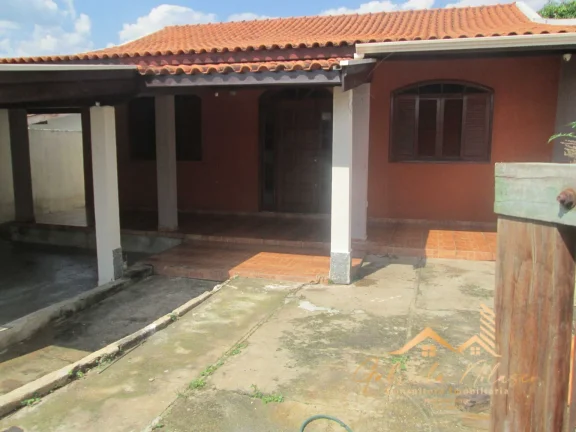 Imagem Casa Padrão com dois dormitórios mais edícula