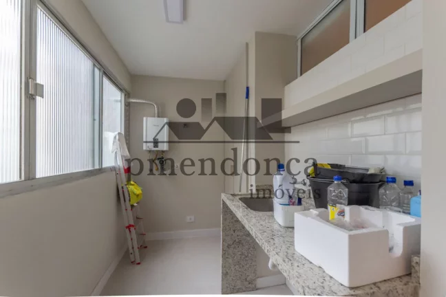 Imagem Cobertura Duplex reformada em Pinheiros, com 170 m² .