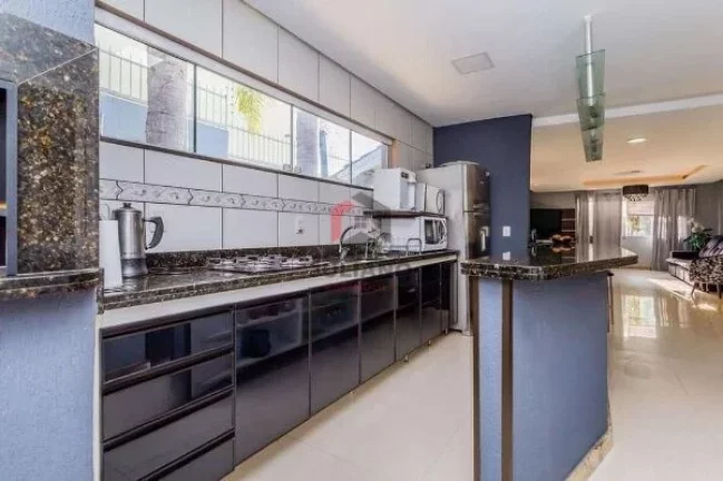 Imagem Casa com 3 Quartos à Venda, 178 m² em Jardim Itu Sabará - Porto Alegre