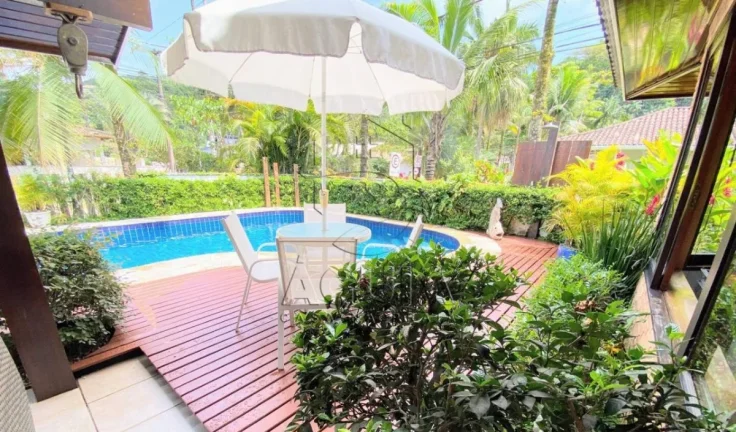 Imagem Casa de condomínio a 150 metros da praia do Lázaro em Ubatuba!