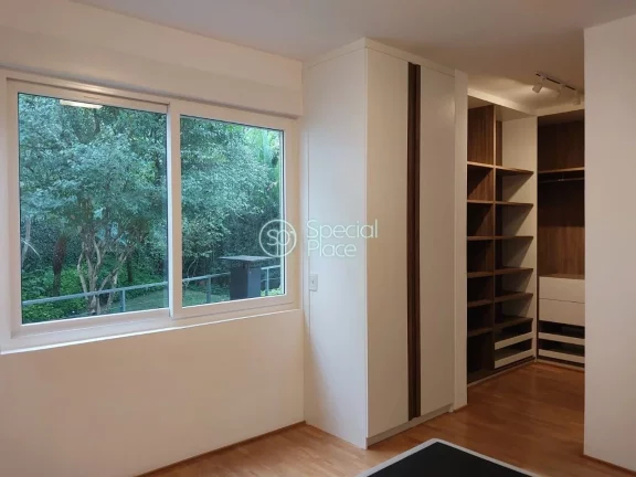 Imagem -Panamby - 433m² de área construída num terreno de 323m - 04 amplas suítes - sendo a principal c...