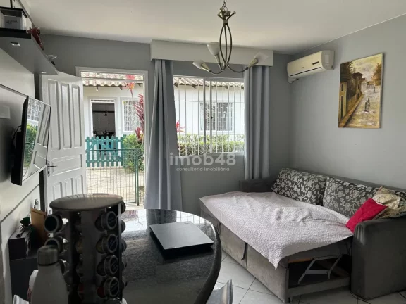 Imagem Casa em Forquilhinhas - 2 Dormitórios, 72m² por R$350.000