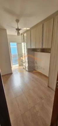 Imagem Casa em condomínio fechado, 2 suítes, banheiro social, móveis planejados na cozinha, dormitórios...