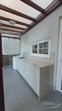 Imagem Casa alto padrão no bairro Nova Brasília - Joinville