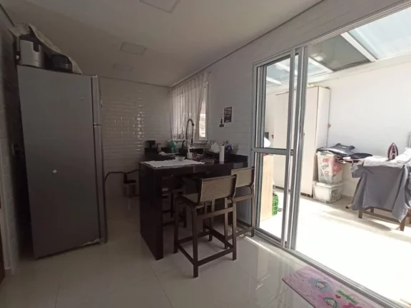 Imagem Sobrado com 2 dormitórios à venda, 60 m² por R$ 400.000,00 - Vila Colorado - Suzano/SP