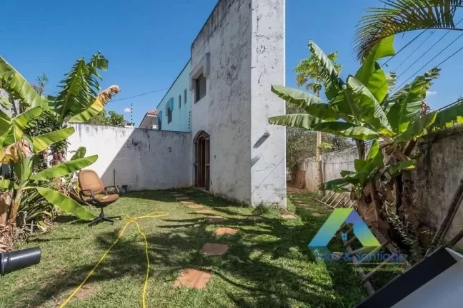 Imagem Casa com 4 Quartos e 2 banheiros à Venda, 235 m² por R$ 800.000,00