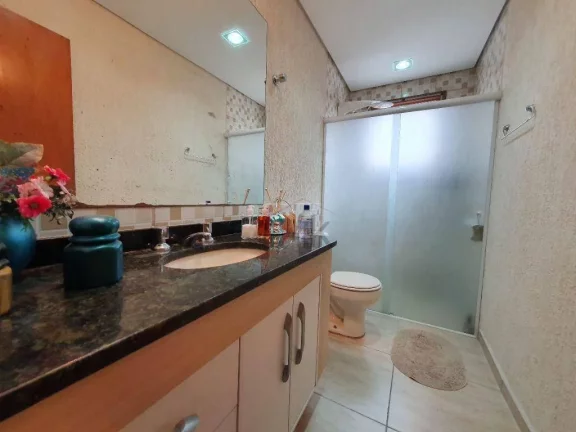 Imagem Casa em Vila à venda, térrea, Campo Belo 3 quartos, quintal com possibilidade de jardim, piscina, churrasqueira entre outros. 5 vagas de garagem.