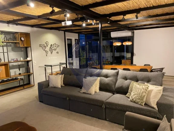 Imagem Cobertura de Luxo à Venda em São Paulo-SP, no Bairro Sumaré: 3 Quartos, 1 Suíte, 4 Banheiros, 3 Vagas, 240m²!