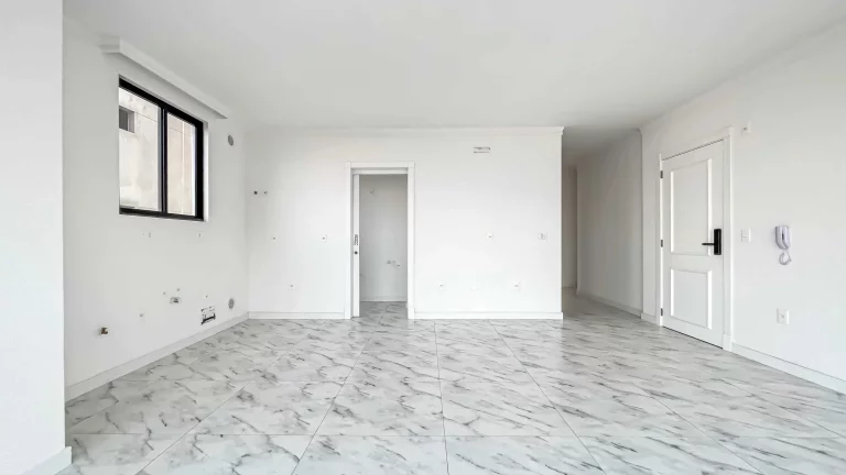 Imagem Apartamento com vista panorâmica com 2 suítes e 2 vagas de garagem em Balneário Perequê/SC