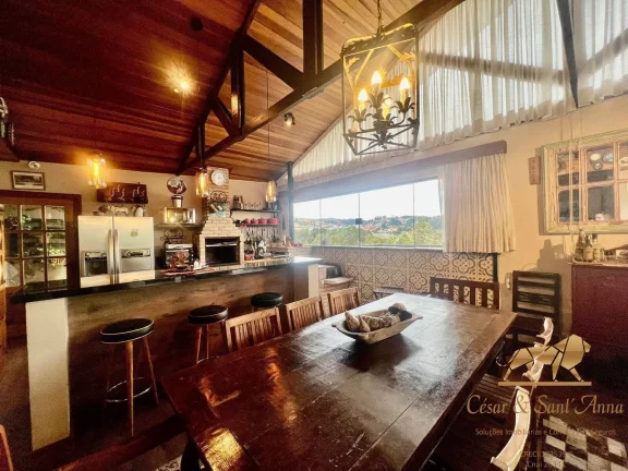 Imagem Linda casa a venda, com vista para centro de Campos do Jordão.