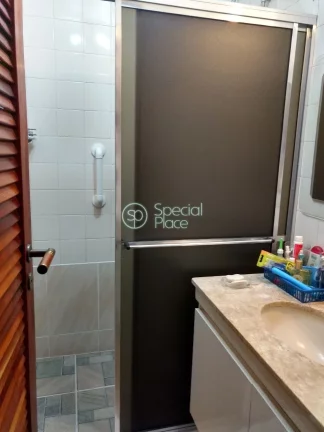 Imagem 115 metros 4 dormitórios 1 suíte 4 banheiros 2 vagas Living para 2 ambientes, ampla varanda, ensol...