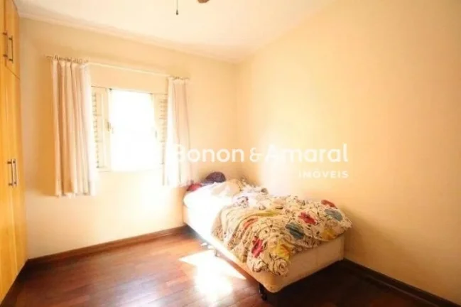 Imagem Se você busca espaço, conforto e contato com a natureza, essa casa vai te conquistar.
Em um terren...