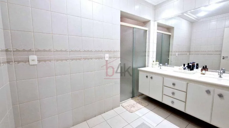 Imagem Casa com 311m² de área útil à venda no Alto da Boa Vista.