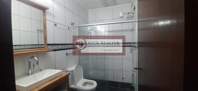 Imagem Este incrível sobrado de 102m² de área útil está localizado em Socorro - São Paulo e é a escolha perfeita para quem busca conforto e praticidade. Com dois dormitórios e dois banheiros, este imóvel é ideal para casais e pequenas famílias que buscam um lar 