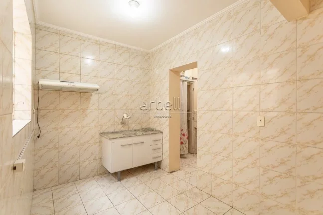 Imagem Sobrado com 200 M² com 3 dormitórios sendo 2 suítes, sala, cozinha, área de serviços, 3 banheir...
