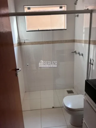 Imagem Sobrado de Alto Padrão à Venda com 4 Suítes, Closet e Área Gourmet no bairro Santa Maria - Uberaba/MG