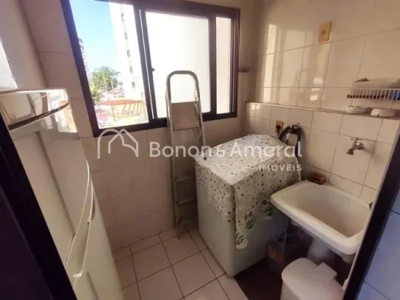 Imagem Apartamento com 3 dormitórios, todos com armários embutidos, incluindo 1 suíte. O imóvel possui ...