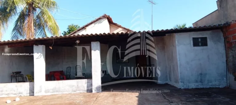 Imagem Casa para Venda em Pereira Barreto, Jardim São Francisco, 2 dormitórios, 2 banheiros, 6 vagas