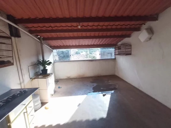 Imagem Descubra o conforto e a praticidade de viver no bairro Zilah Spósito, em Belo Horizonte! Esta casa encantadora oferece 200m² de área útil, distribuídos em ambientes amplos e bem iluminados, perfeitos