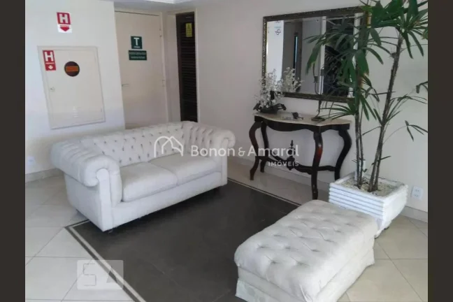 Imagem Excelente apto em Campinas, com ótima localização, bom andar, sacada, 3 dormitórios ( sendo 1 su...