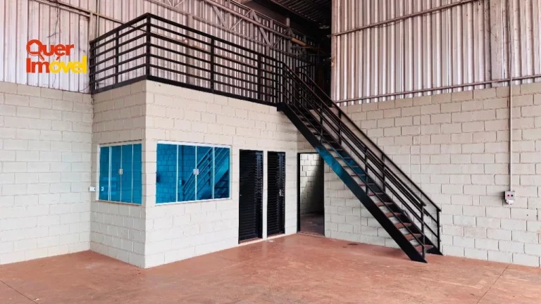 Imagem Galpão comercial para locação em Ribeirão Preto-SP, bairro Santa Iria: 2 salas, 4 banheiros, 14 vagas de garagem, 2.000 m²
