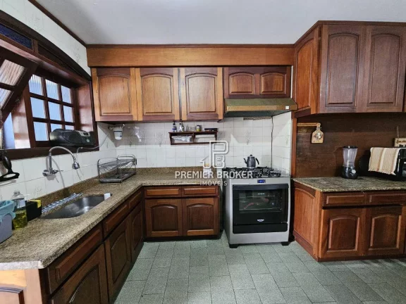 Imagem Casa à venda, 238 m² por R$ 1.200.000,00 - Tijuca - Teresópolis/RJ