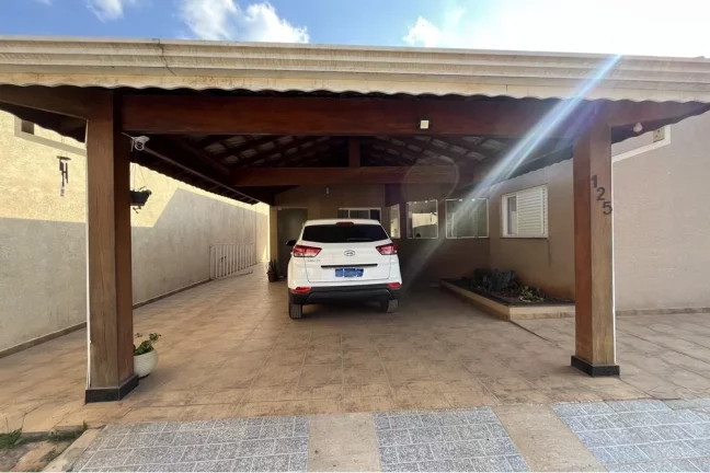 Imagem Chácara à venda em Atibaia - 700m² de terreno e 153m² de área construída