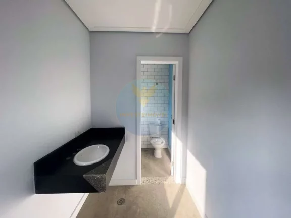 Imagem Casa em Condomínio a Venda no bairro Granja Viana - Carapicuíba, SP