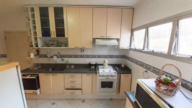 Imagem Astúrias, frente mar, vista lateral, 3 dormitórios e 1 vaga.