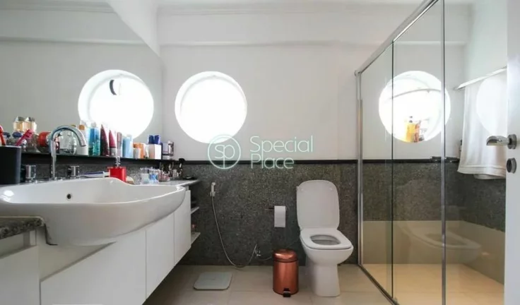 Imagem Amplo apartamento Ã  venda com 3 quartos, sendo 1 suÃ­te, e 3 banheiros no total. Este apartamento Ã...