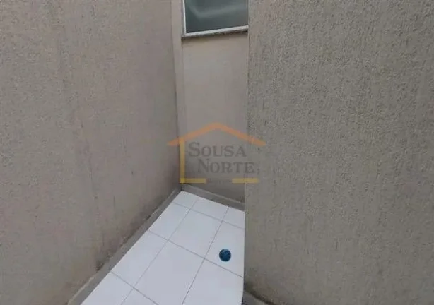Imagem Apto 2 dormitórios, sala, cozinha, área de serviço, quintal e 1 banheiro com box e chuveiro, semi...
