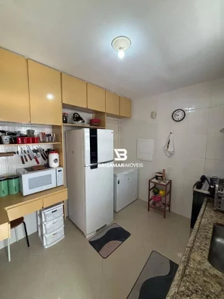 Imagem ENSEADA - UMA QUADRA DO MAR , LOCALIZAÇÃO ESPETACULAR , TOTALMENTE REFORMADO, GARAGEM.