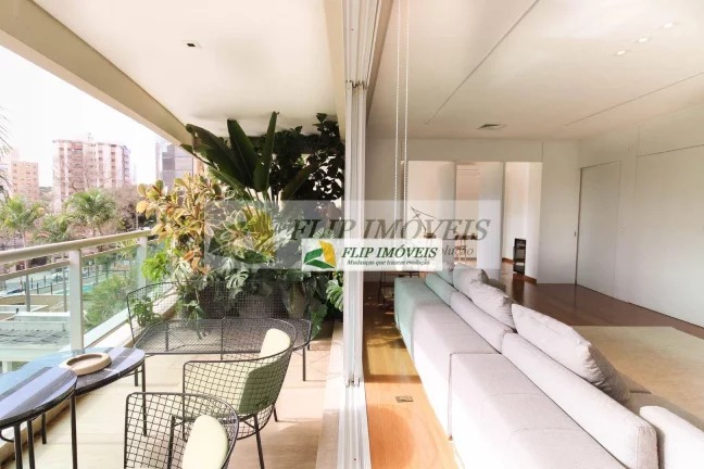Imagem Lindo apartamento para venda com 157 m² com 3 suítes, 3 garagens no miolo do Cambuí - Campinas - SP