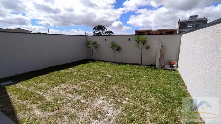 Imagem Sobrado para Venda em São José dos Pinhais, Costeira, 3 dormitórios, 1 suíte, 2 banheiros, 2 vagas