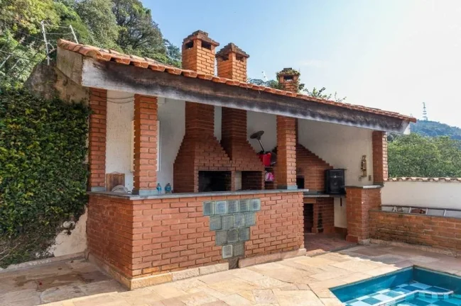 Imagem Incrível casa de alto padrão em um condomínio fechado com localização privilegiada na serra.