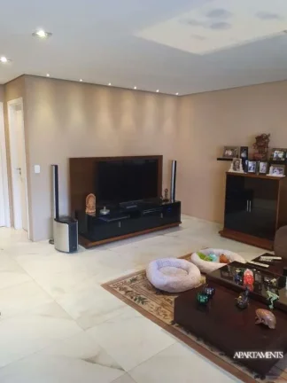 Imagem 225m2, com 4 suites, 4 vagas de garagem , quadra de tênis, quadra de squash
