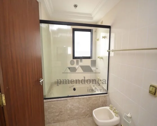 Imagem Apartamento Higienópolis com 197m², 3 suítes e 3 vagas.