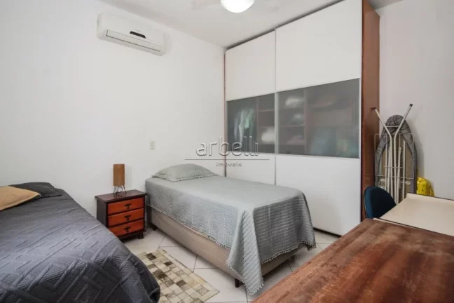 Imagem Casa com 270M², salas de estar, jantar e TV, cozinha, 3 dormitórios suítes, lavabo, área de serv...
