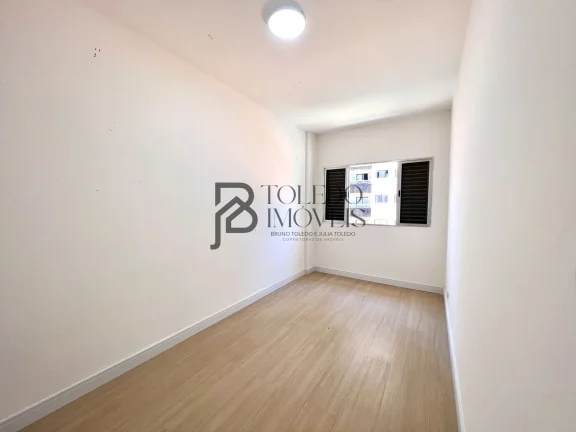 Imagem Apartamento Padrão de 01 dormitório REFORMADO, menos de 200 metros do mar na Aviação/PG