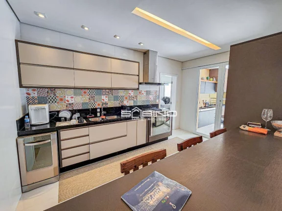 Imagem Belíssima casa à venda na Riviera de São Lourenço - Bertioga SP | 5 Dormitórios | 5 Suítes | 390 m² de área útil.