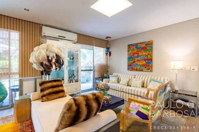 Imagem Vila Suzana Venda - 3 Dormitórios (2 Suítes) - 4 Vagas - 250m²