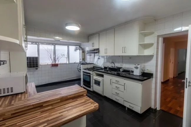 Imagem Apartamento reformado no Itaim Bibi