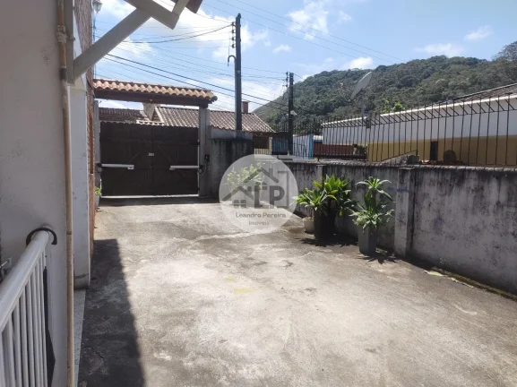 Imagem 2 Casas + Edícula no Quitandinha/Petrópolis - Vagas para 9 Carros - Acesso Rio