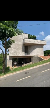 Imagem Sobrado em fase de construção, será entregue no estado em que se encontra. O terreno possui 300 m...