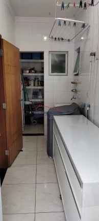 Imagem Sobreposta Baixa 3 Quartos Quintal Churrasqueira e Garagem a Venda