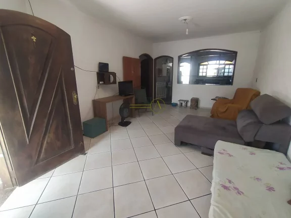Imagem Casa térrea com 2 dorms, á 950m da Praia à venda em Peruíbe