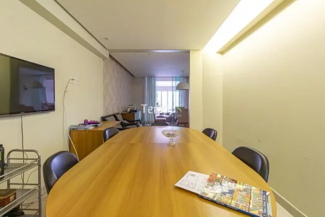 Imagem Sobrado de 421m² à venda no bairro Jardim América - Goiânia/GO