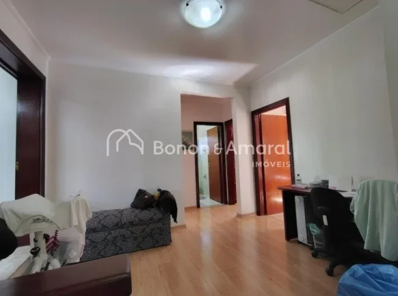 Imagem Linda casa à venda em Valinhos, situada em um condomínio tranquilo e com excelente localização. ...