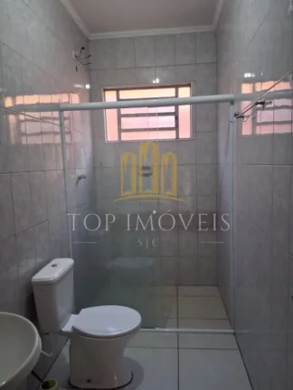Imagem Espaçosa casa três dormitórios próximo ao shopping oriente