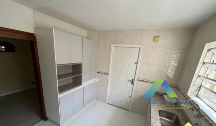 Imagem BAIRRO ANCHIETA Sobrado 190M², 4 dormitórios, 1 suíte, 4 vagas, ótima localização e valor !!!